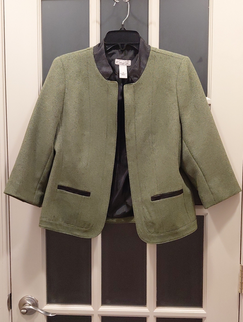"Kim Rogers" Sz. 6P, Olive Green Collar-Trim Cropped Blazer